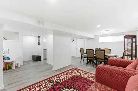 18 Ferrie Street W Hamilton ON L8L 1C5