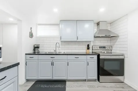 18 Ferrie Street W Hamilton ON L8L 1C5