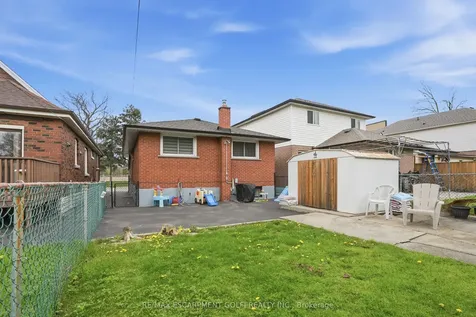 18 Ferrie Street W Hamilton ON L8L 1C5