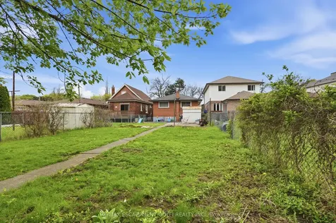 18 Ferrie Street W Hamilton ON L8L 1C5