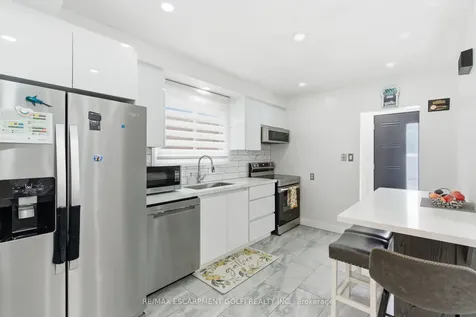 18 Ferrie Street W Hamilton ON L8L 1C5