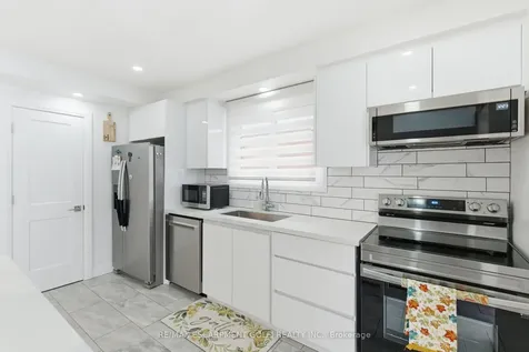 18 Ferrie Street W Hamilton ON L8L 1C5