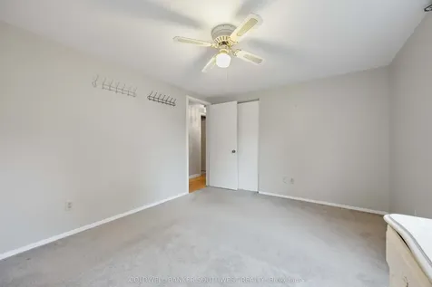 1060 Camelot Crescent Sarnia ON N7S 3L3