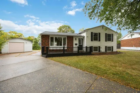 1060 Camelot Crescent Sarnia ON N7S 3L3