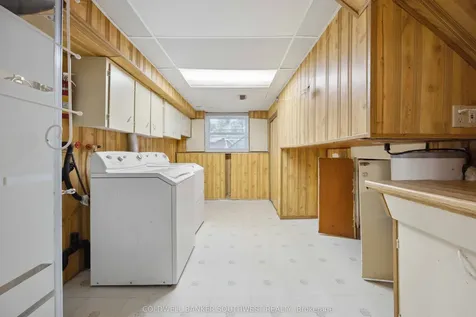 1060 Camelot Crescent Sarnia ON N7S 3L3