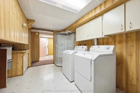 1060 Camelot Crescent Sarnia ON N7S 3L3