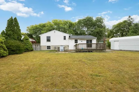 1060 Camelot Crescent Sarnia ON N7S 3L3