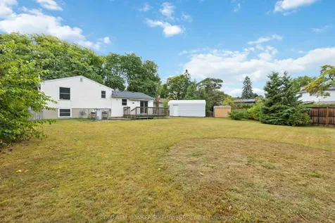 1060 Camelot Crescent Sarnia ON N7S 3L3