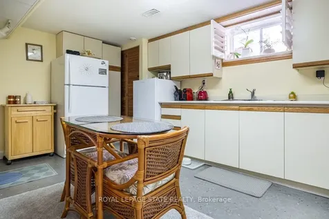 41 Ann Street Hamilton ON L9H 2N4
