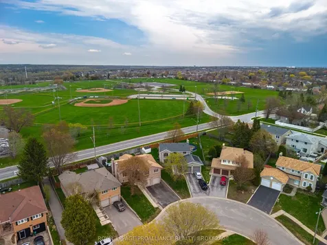 1048 Palmerston Crescent Kingston ON K7P 2P5