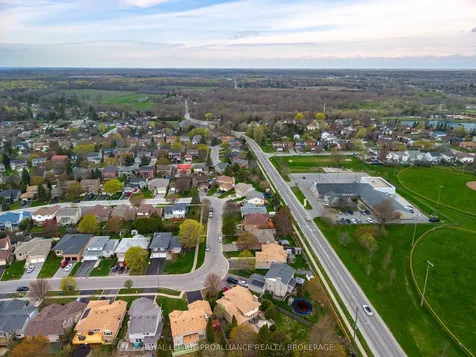 1048 Palmerston Crescent Kingston ON K7P 2P5
