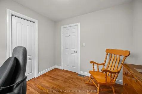 1048 Palmerston Crescent Kingston ON K7P 2P5