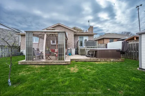 1048 Palmerston Crescent Kingston ON K7P 2P5