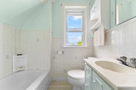 736 Pembroke Street W Pembroke ON K8A 5P6