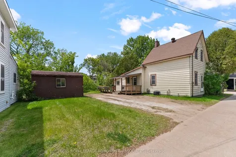 736 Pembroke Street W Pembroke ON K8A 5P6