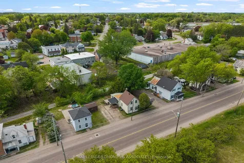 736 Pembroke Street W Pembroke ON K8A 5P6