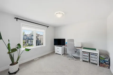 253 Mill Pond Place Kingston ON K7M 0C9
