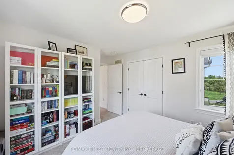 253 Mill Pond Place Kingston ON K7M 0C9