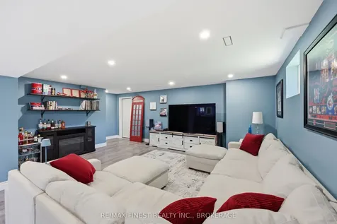 253 Mill Pond Place Kingston ON K7M 0C9