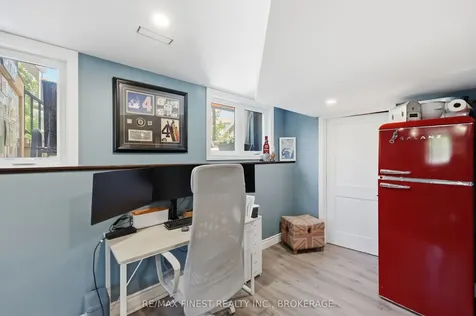 253 Mill Pond Place Kingston ON K7M 0C9