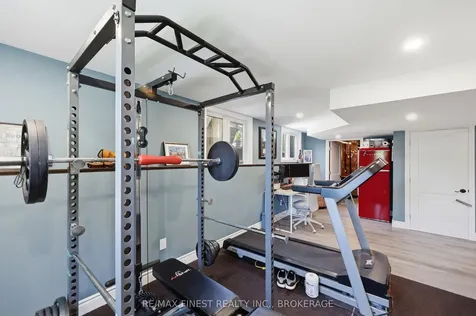 253 Mill Pond Place Kingston ON K7M 0C9