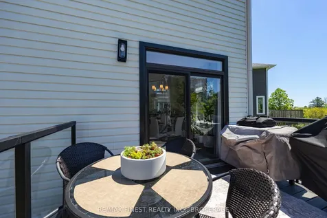 253 Mill Pond Place Kingston ON K7M 0C9
