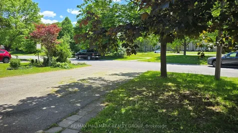 55 Cohen Avenue Kanata ON K2L 4E6