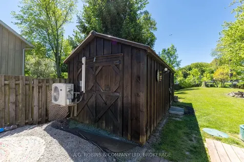 10585 Maplewood Drive Wainfleet ON L3K 5V4