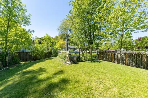 10585 Maplewood Drive Wainfleet ON L3K 5V4
