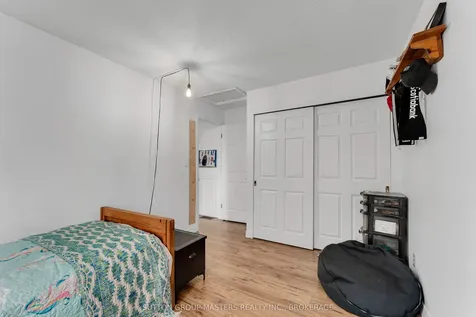 11 Douglas Avenue Kingston ON K7K 6B5