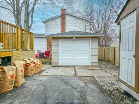 25 Rowe Avenue North Bay ON P1A 1W8
