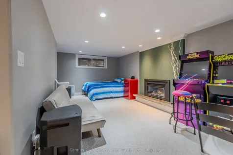 25 Rowe Avenue North Bay ON P1A 1W8