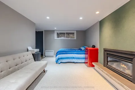 25 Rowe Avenue North Bay ON P1A 1W8