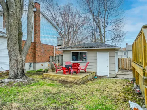25 Rowe Avenue North Bay ON P1A 1W8