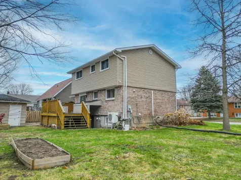 25 Rowe Avenue North Bay ON P1A 1W8