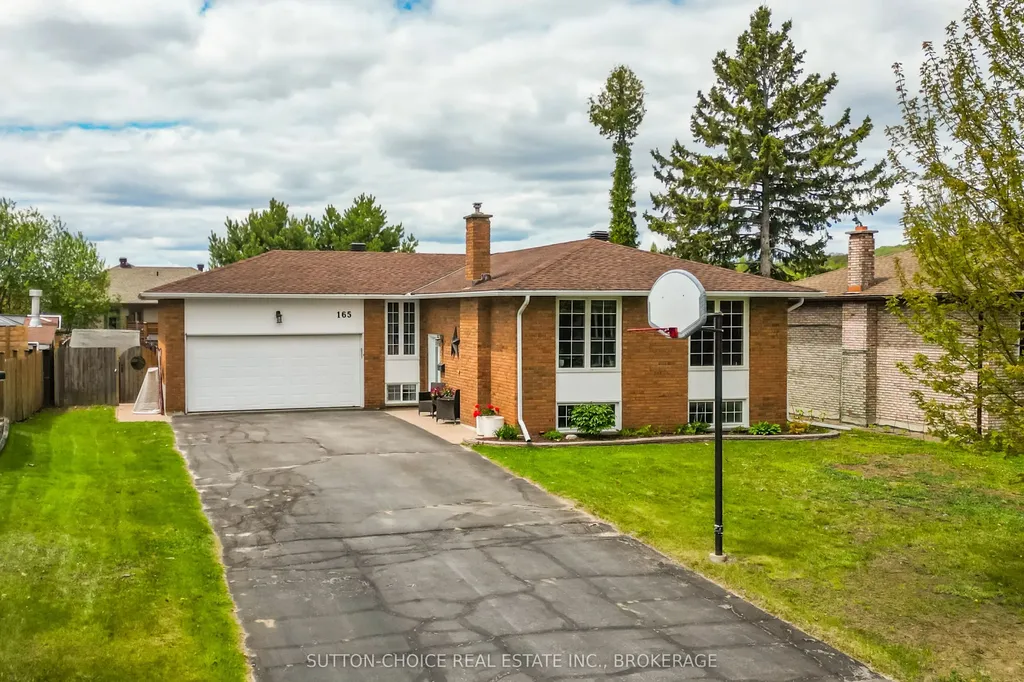 165 Macbeth Crescent North Bay ON P1B 7X7