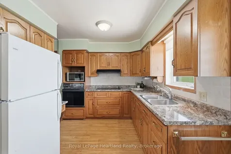 580 Maple Avenue N North Perth ON N4W 3G5
