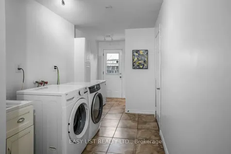 38 Fernwood Terrace Welland ON L3C 2R8