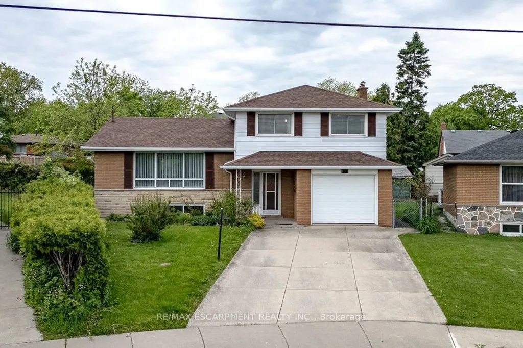 134 Greeningdon Drive Hamilton ON L9A 3A9