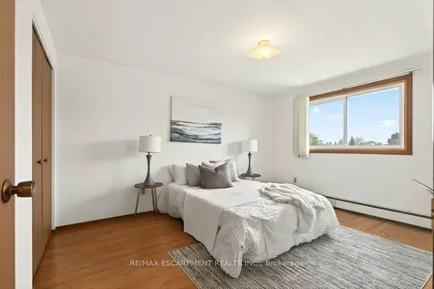 134 Greeningdon Drive Hamilton ON L9A 3A9