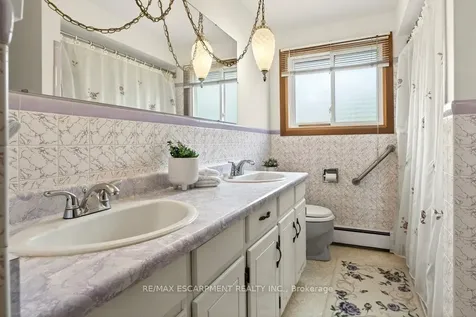 134 Greeningdon Drive Hamilton ON L9A 3A9