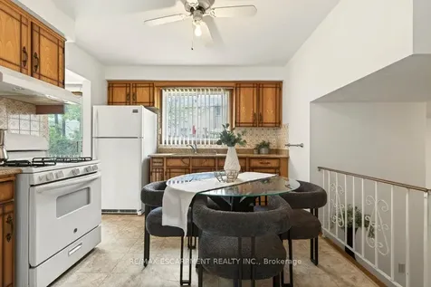 134 Greeningdon Drive Hamilton ON L9A 3A9