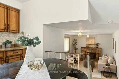 134 Greeningdon Drive Hamilton ON L9A 3A9