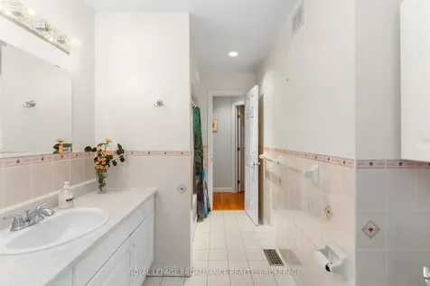 377 Briarwood Drive Kingston ON K7M 7V2