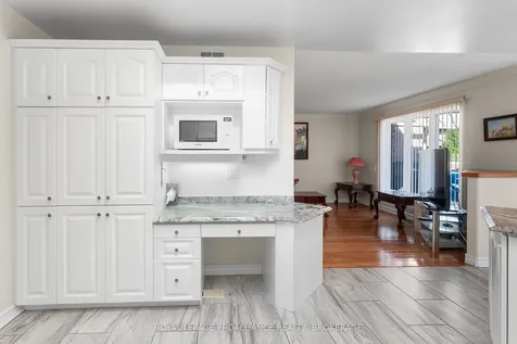 377 Briarwood Drive Kingston ON K7M 7V2