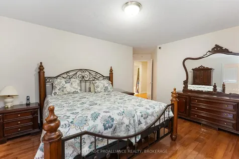377 Briarwood Drive Kingston ON K7M 7V2