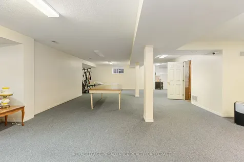 377 Briarwood Drive Kingston ON K7M 7V2