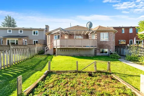 377 Briarwood Drive Kingston ON K7M 7V2