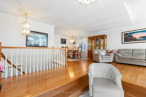 377 Briarwood Drive Kingston ON K7M 7V2