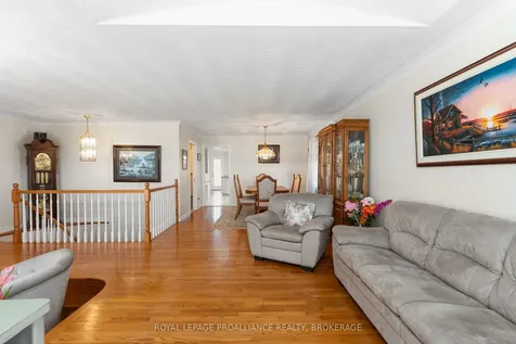 377 Briarwood Drive Kingston ON K7M 7V2